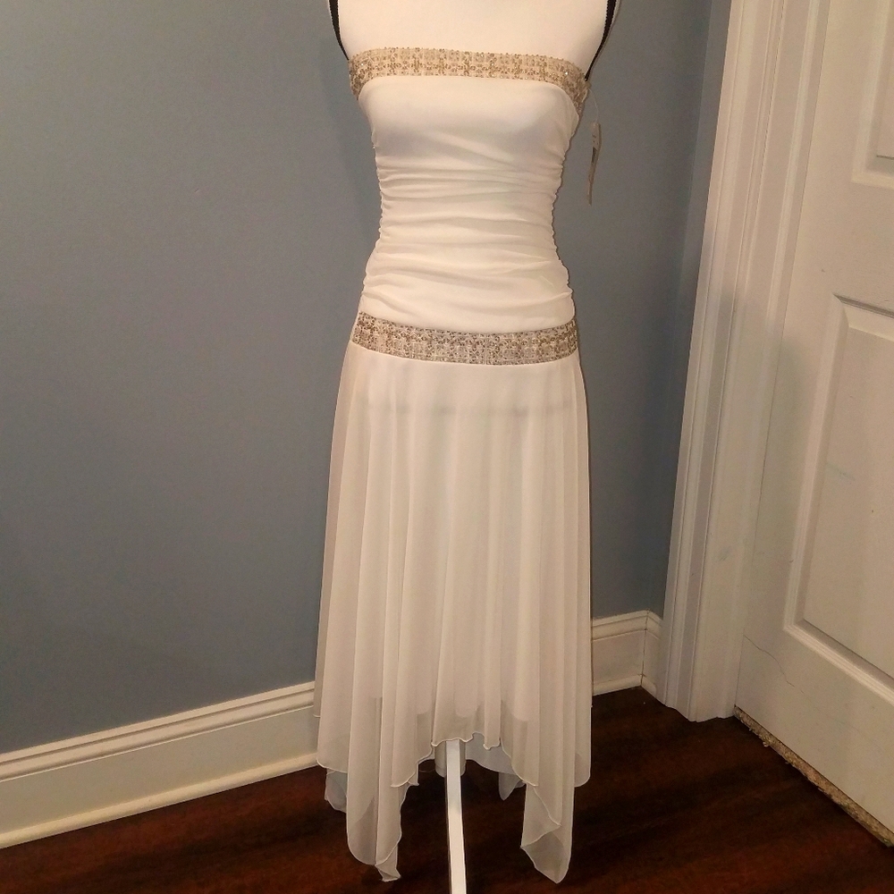 BIG PRICE⬇️TRIXXI NWT WHITE DRESS SIZE S